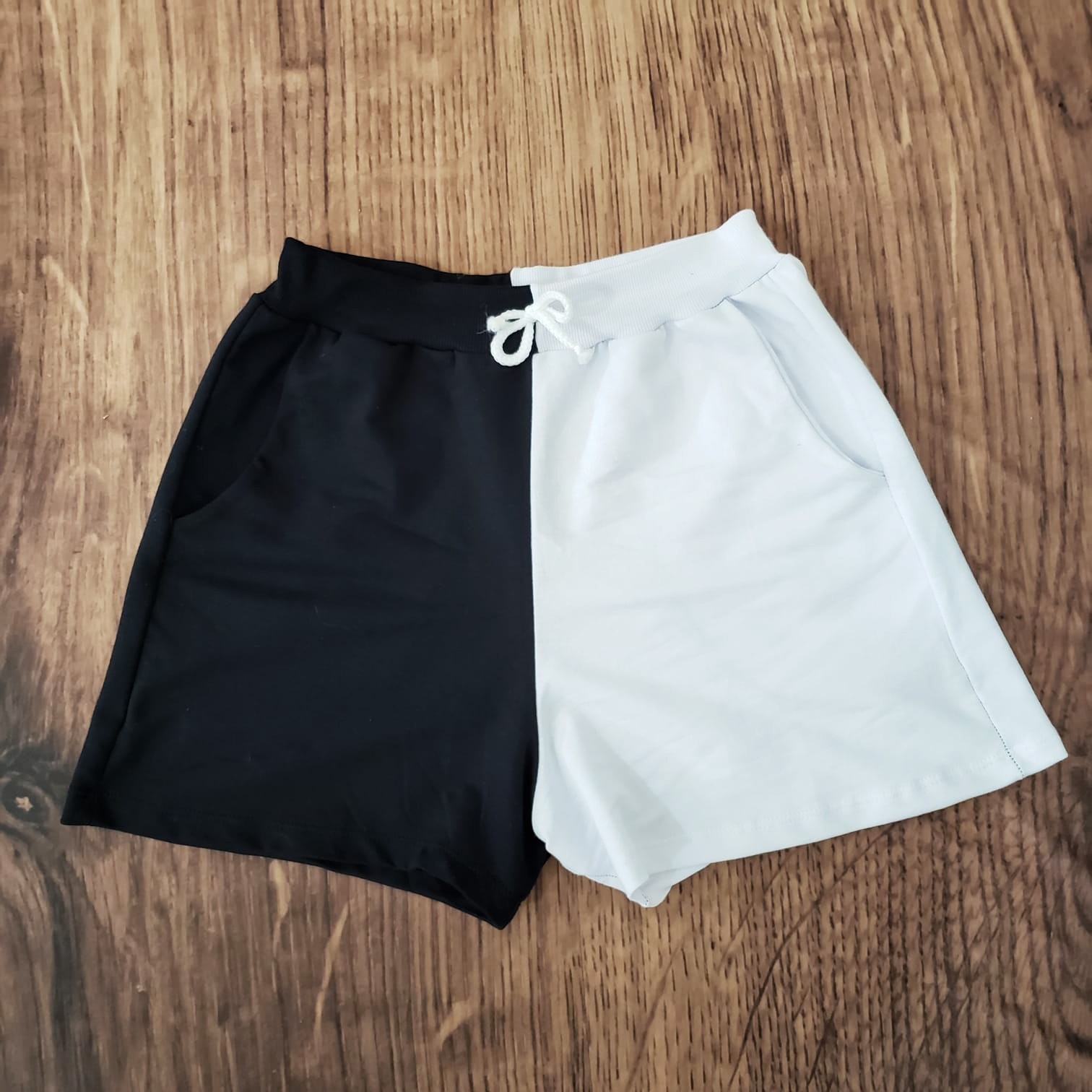Shorts duo feminino adulto preto e branco
