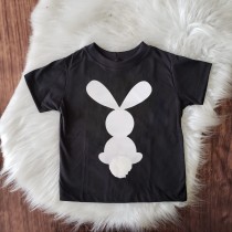 Camiseta manga curta coelho preto