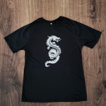 Camiseta preta dragão branco adulta