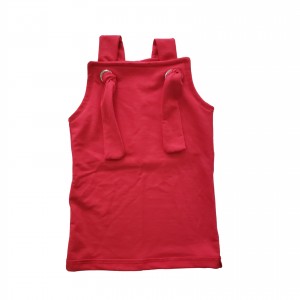 Jardineira Salopete com Ilhós Vermelha